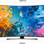 Prikaz zakrivljenog televizora sa stalcem, prikazuje dinamičnu sliku s mehurićima i šarenim tečnostima. Dimenzije su označene: širina 1280mm, visina sa stalkom 768mm, bez stalka 710mm i dubina stalka 250mm.