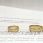 Emotivni i pravni izazovi razvoda često donose velike troškove i zahtevaju pažljivo planiranje i informisanje.