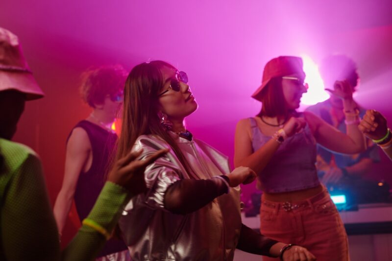 prikaz ljudi u izlasku