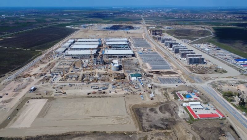 Pogled iz vazduha na izgradnju EXPO naselja i stambenih blokova u Surčinu