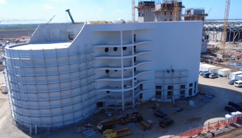 Dokument sa nalivperom i otvorenom knjigom kao simbol zvaničnih planova i uredbi