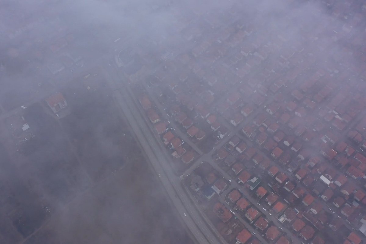 prikaz zagađenog vazduha u gradu tokom zime